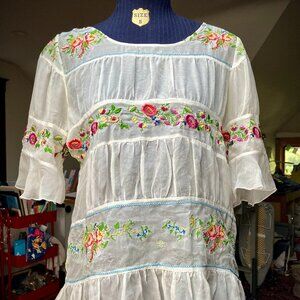 Women's Blouse Top Sundance Silk Embroidered Floral Boho Light Peasant Small